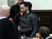 Abdeslam soll an den Anschlägen in Paris beteiligt gewesen sein. Der Schuldspruch von heute bezieht sich jedoch auf eine Schiesserei in Brüssel, bei der drei Polizisten verletzt wurden. (Bild: KEYSTONE/EPA PHOTONEWS POOL/DIDIER LEBRY / POOL)