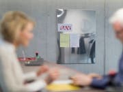 Ältere Arbeitslose haben es besonders schwer, wieder eine Stelle zu finden. (Symbolbild) (Bild: Keystone/GAETAN BALLY)