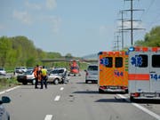 Beim Unfall auf der Autobahn A7 im Kanton Thurgau wurde eine 81-jährige Frau tödlich verletzt. (Bild: Kapo TG)
