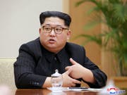 Diplomatie macht hungrig: Kim Jong Un wird beim Gipfeltreffen mit seinem südkoreanischen Amtskollegen ein durchdachtes Gericht serviert. (Bild: KEYSTONE/EPA KCNA)