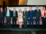 Die Aussenminister der G7-Staaten sowie die Aussenbeauftragte der EU Federica Mogherini (ganz rechts) posieren vor der Presse während ihres Treffens in Toronto. (Bild: KEYSTONE/AP The Canadian Press/CHRIS YOUNG)