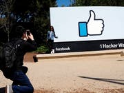 Die Zahl der monatlich aktiven Facebook-Nutzer stieg zum Jahresbeginn von 2,13 auf 2,2 Milliarden. (Bild: KEYSTONE/AP/MARCIO JOSE SANCHEZ)