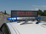 Die Neuenburger Polizei konnte den mutmasslichen Täter nach den Axt-Attacken festnehmen. (Symbolbild) (Bild: KEYSTONE/SANDRO CAMPARDO)