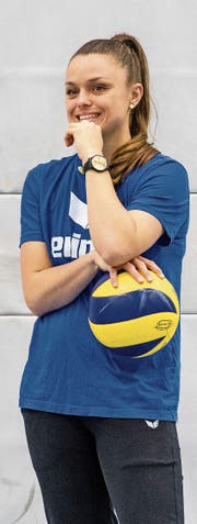 Die 33-jährige Lauren Bertolacci hat sich als Trainerin in der Männerwelt der NLA durchgesetzt. (Bild: Philipp Schmidli (Luzern, 18. November 2016))