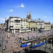 Der Jelacic-Platz ist der zentrale Platz in Kroatiens Hauptstadt und bedeutendster Treffpunkt der Zagreberinnen und Zagreber. Unter der Uhr verabredet man sich. (Bild: Zagreb Tourist Board/Juraj Kopac)