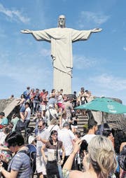 Touristenmagnet: der Cristo Redentor, die monumentale Christusstatue im Süden von Rio. (Bild: Angela Allemann)