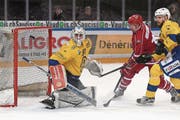 Hat noch wenig Playoff-Erfahrung: Davos-Goalie Gilles Senn. (Bild: Freshfocus (Lausanne, 4. März 2017))