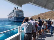 Touristen reisen wegen Terror weniger. Im Bild ist der Hafen von Mykonos zu sehen. (Archiv) (Bild: KEYSTONE/ALESSANDRO DELLA VALLE)