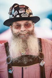 Spezielle Tracht, spezieller Hut: der Berner Josef Schulthess. (Bild: Jakob Ineichen (Interlaken, 26. August 2017))