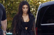 Kim Kardashian verklagt die Klatsch-Seite 'MediaTakeout' und deren Gründer Fred Mwangaguhunga. (Bild: bang)
