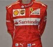 So sieht der Rennanzug der vergangenen Saison von Kimi Räikkönen aus. Der Anzug wird versteigert. (Bild: ricardo.ch)