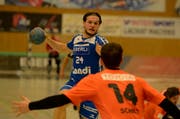 Tobias Baumgartner vom HC Kriens-Luzern bei einem Angriff im Spiel gegen GC Amicicia Zürich. (Bild: Dominik Wunderli / Neue LZ)