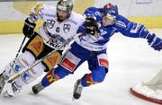 Sind ab sofort Teamkollegen: Sven Senteler (rechts) und Tim Ramholt. (Bild: Keystone / Walter Bieri)