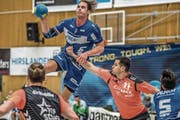 Kriens-Spieler Peter Schramm kämpft gegen die Schaffhauser Defensive an. (Bild: Nadia Schärli (Kriens, 31. Januar 2018))
