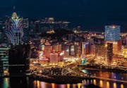 Gigantische Hotels und ihre Casinos – Macaus Skyline bei Nacht . (Bilder: Getty)