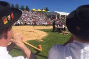 Alphornbläser am Rigi-Schwingen. (Bild: Jonas von Flüe / Neue LZ)