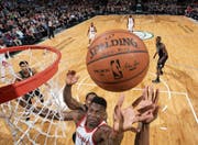 Erzielte gegen Milwaukee zehn Punkte: Clint Capela, Center der Houston Rockets. (Bild: Gary Dineeni/Getty (Milwaukee, 7. März 2018))