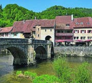 Die Brücke über den Doubs in St-Ursanne. (Bild: Arthur Vogel)