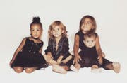 Die Kardashian-Weihnachtskarte 2015. (Bild: Bang Showbiz)