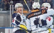 Tobias Geisser (links) wird beim EV Zug mit viel Vertrauen belohnt. (Bild: Andy Mueller/Freshfocus (Lugano, 24. November 2017))