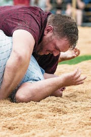 Meist ist Christian Stucki obenauf – wie hier gegen Domenic Schneider. (Bild: Peter Schneider/Keystone (Affoltern, 9. Juli 2017))