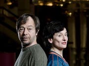 Die Träger des Schweizer Grand Prix Theater 2018 / Hans-Reinhart-Ring: Stefan Colombo und Nora Vonder Mühll vom Schaffhauser Theater Sgaramusch. (Bild: BAK / Gneborg 2018.)