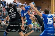 HC Kriens-Luzerns Luca Engler im Spiel gegen HSC Suhr Aarau. (Bild: Philipp Schmidli (Luzern, 24. September 2017))