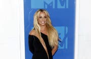 Britney Spears und ihr Werbemanager liegen sich in den Haaren. (Bild Bangshowbiz)