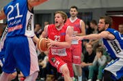 SCB-Spieler Michael Plüss in Aktion. (Bild Dominik Wunderli)
