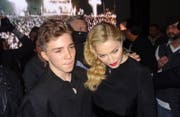 Madonna und Guy Ritchie haben endlich eine Lösung im Sorgerechtsstreit um Sohn Rocco gefunden. (Bild: bang)