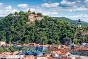 Der Grazer Schlossberg ist ein Fels aus Dolomitgestein und bildet den Kern der historischen Altstadt. (Bild Graz Tourismus)