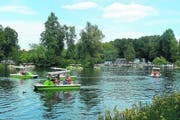 Pedalofahren auf einem See im Gorki-Park, dem Lieblingsort vieler Moskauerinnen und Moskauer. (Bild Julia Barandun)