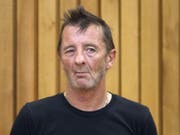 AC/DC-Drummer wartet auf sein Urteil: Am Donnerstag kommt aus, ob Phil Rudd wegen Drohung und Drogenbesitz ins Gefängnis muss (Archiv) (Bild: Keystone)
