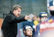 Leo Schumacher (links) wird heute den Spielern der GCK Lions Anweisungen erteilen. (Bild: Stefan Kaiser (Zug, 22. März 2017)t)