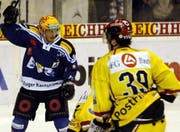 Patrick Fischer jubelt nach Josh Holdens 1:0. (Bild Keystone)