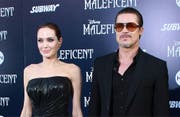 Angelina Jolie und ihr Noch-Ehemann Brad Pitt. (Bild: Bang Showbiz Entertainment)