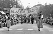 Ein Bild des Unspunnenfests von 1981. Für die Ausgabe 2017 wurde gar eine neue Tracht kreiert. (Bild: Keystone (Interlaken, September 1981))