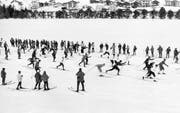 1969: Schon die erste Austragung wird überrannt: knapp 1000 Personen nehmen am Engadiner teil, 10 Franken kostete damals das Startgeld – heute bewegt es sich, je nach Zeitpunkt der Anmeldung um die 100 bis 120 Franken. Die Premiere gewinnen die Einheimischen Karl Wagenführ und Rita Czech. (Bild: Keystone)