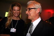 Das erste gemeinsame Bild: Credit Suisse-Vizepräsident Urs Rohner mit seiner Lebenspartnerin Nadja Schildknecht, Mitbegründerin des Zürich Film-Festivals. (Bild André Häfliger/Neue LZ)