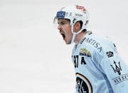 Innerschweizer im Dress des Gegners: Dario Bürgler vom HC Lugano. (Bild: Gabriele Putzu/Keystone (Ambri, 6. Januar 2018))