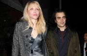 Courtney Love verrät, Hillary Clinton liebt Gossip. (Bild: bang)