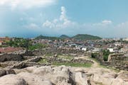 Weitsicht nach Plovdiv: Das hügelige «Rom Bulgariens» wird 2019 europäische Kulturhauptstadt. (Bild: Herbert Huber)