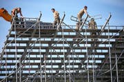 2900 Tonnen wiegt die Zuschauer-Tribüne. (Bild: Swiss-Image / Andy Mettler)