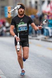 Ganz spezieller Läufer im Halbmarathon-Feld: Nick Meier. (Bild: Philipp Schmidli)