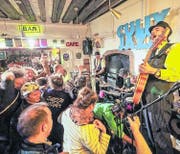 Die intimen Konzerte in den Caves prägen die besondere Atmosphäre des Festivals. (Bild: Peter Hummel)