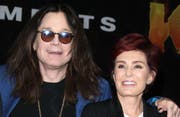 Ozzy Osbourne verteidigt seine Frau. (Bild: bang)