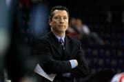 Selbstbewusst und aggressiv - so will der neue Trainer Harold Kreis den EV Zug in der nächsten Saison sehen. (Bild: Keystone)