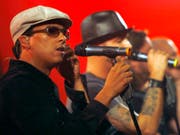 Xavier Naidoo und die Söhne Mannheims - hier 2008 am Blue Balls Luzern - singen gegen den Bundeswehr-Einsatz in Syrien (Archiv). (Bild: /KEYSTONE/SIGI TISCHLER)