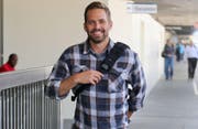 Paul Walker, hier auf einem Bild von 2013 am Flughafen von Los Angeles. (Der Schauspieler verstarb vor zwei Jahren). (Bild: bangshowbiz / Splash News (Splash News))