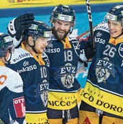 Dominic Lammer (Zweiter von links, Nr. 10) erzielte das 1:0. (Bild: Alexandra Wey/Keystone (Zug, 27. Januar 2018))